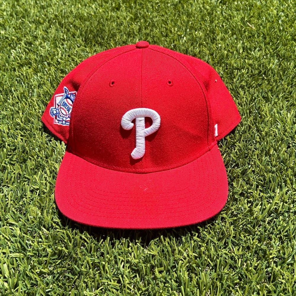 ✨ACCEPTING OFFERS✨ Red Philadelphia Phillies Baseball Cap